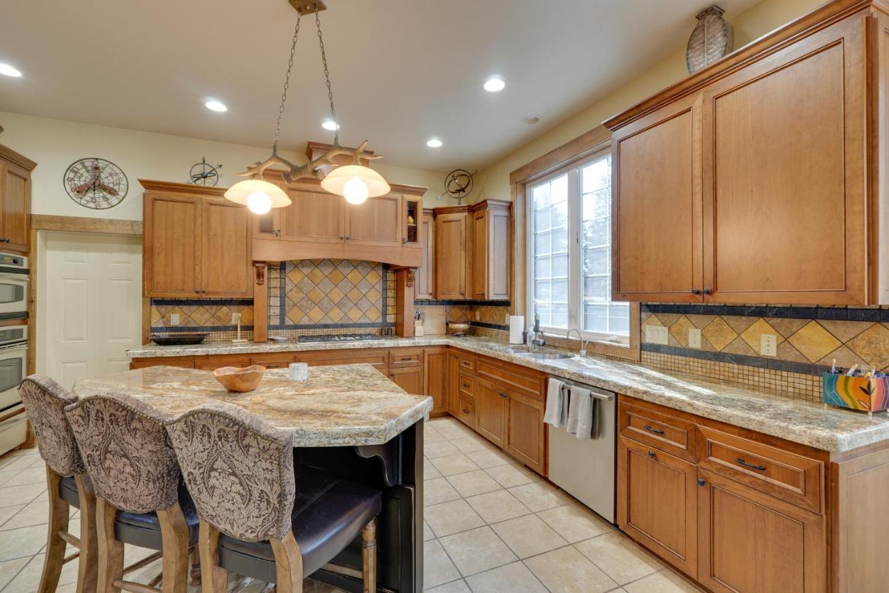 Klamath Falls Vacation Rental With Resort Amenities! エクステリア 写真