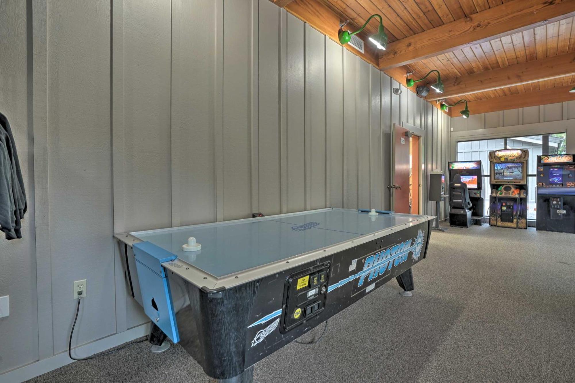 Klamath Falls Vacation Rental With Resort Amenities! エクステリア 写真